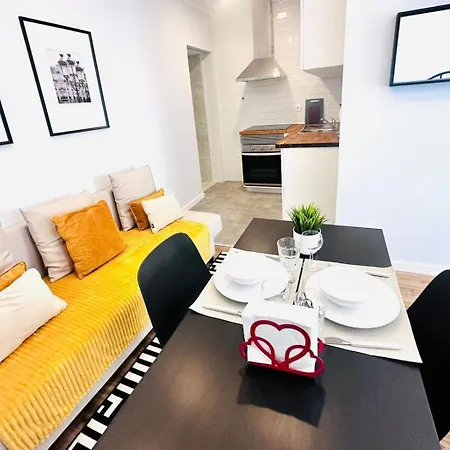Apartment Orange House - Modern Two-bedroom Rc D Lisbon