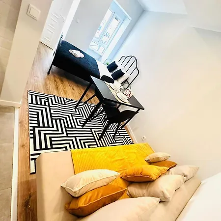 Orange House - Modern Two-bedroom Rc D Apartment Lisbon