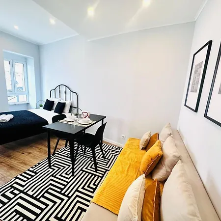 Apartment Orange House - Modern Two-bedroom Rc D Lisbon