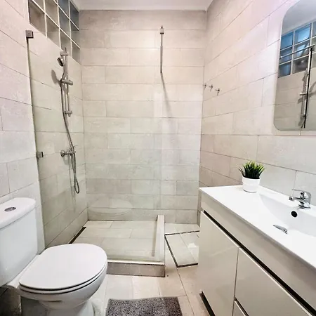 Orange House - Modern Two-bedroom Rc D Apartment *