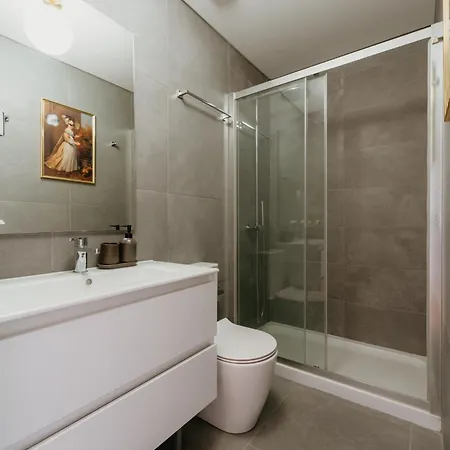 Orange House - Modern Two-bedroom Rc D *